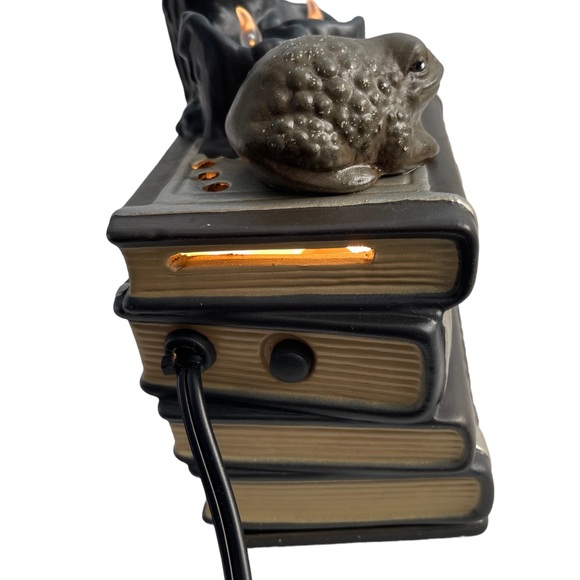 ScentSationals Wax Warmer Witch's Book Of Spells With “Fall In Love” Fragrance - Picture 4 of 9